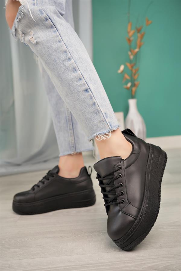 <tc>Sneakers Femme Aymood à Lacets avec Semelle Épaisse, Style Décontracté et Sportif, en Similicuir Noir.</tc>