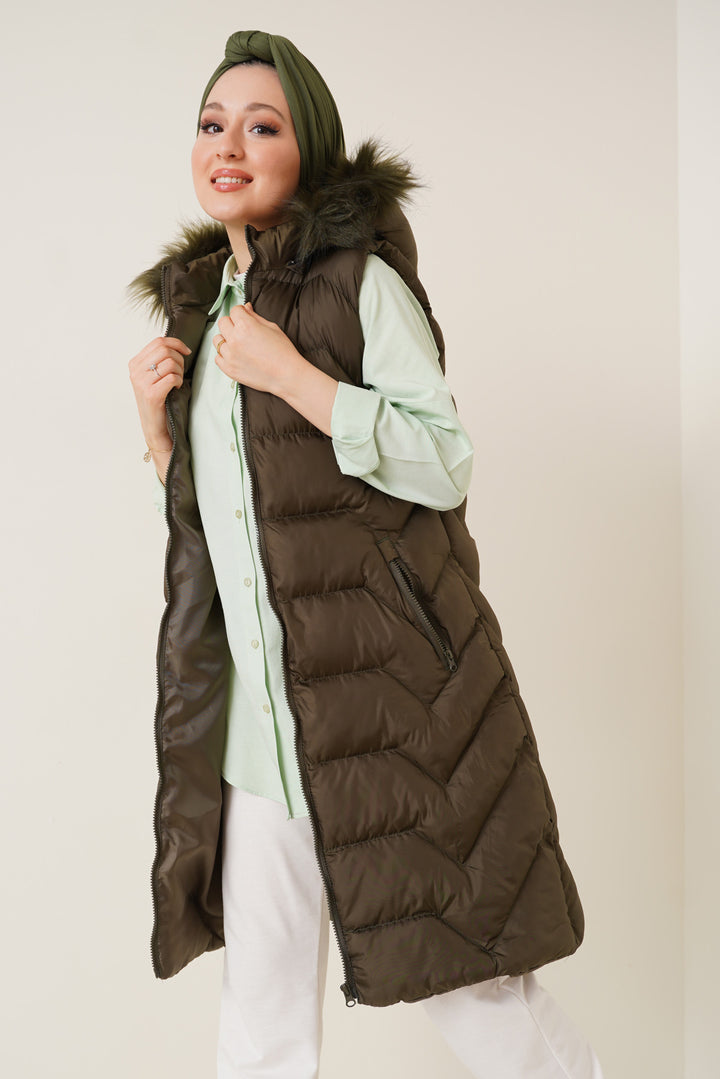 Gilet Long Femme à Capuche en Fausse Fourrure – T10233