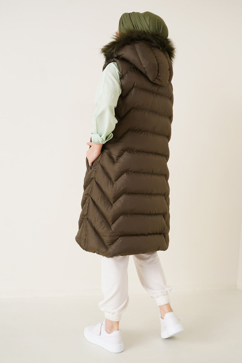 Gilet Long Femme à Capuche en Fausse Fourrure – T10233