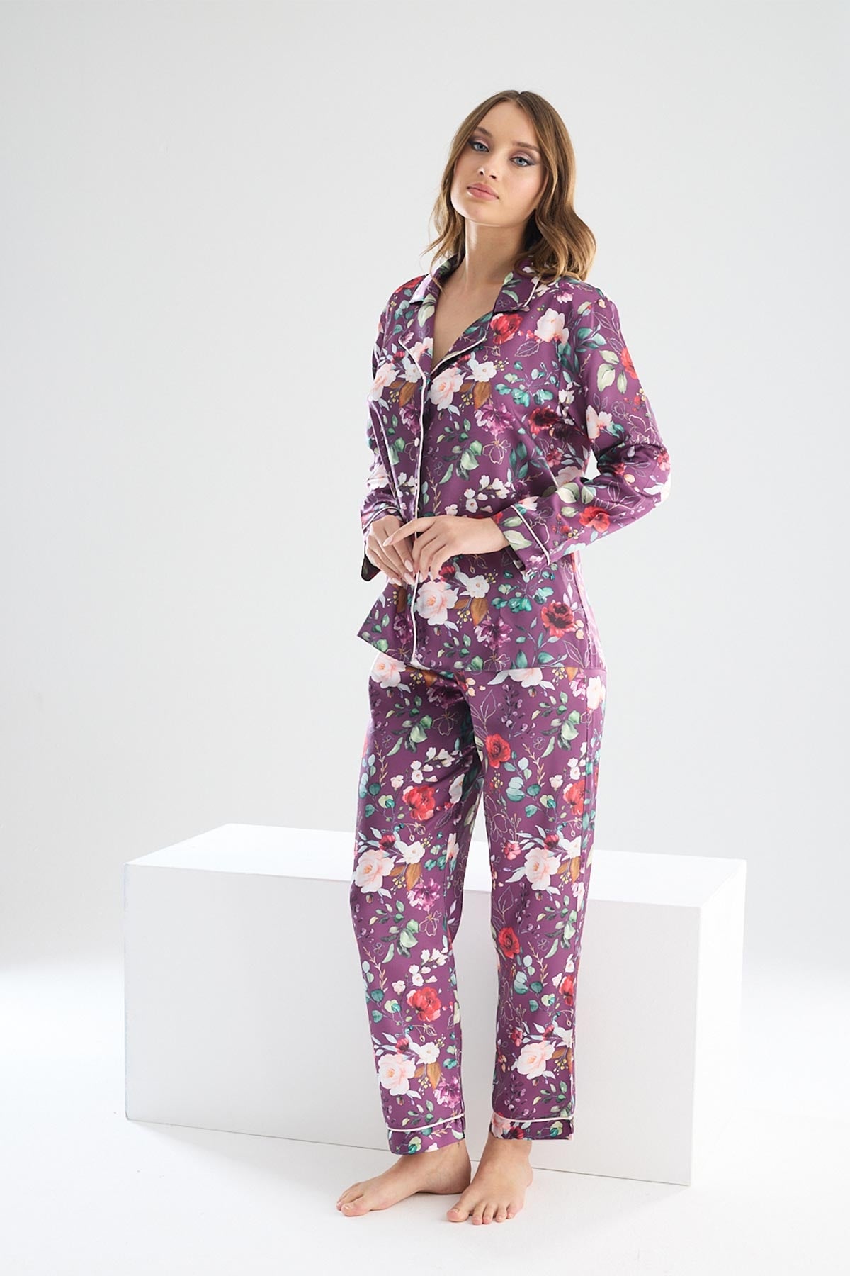 <tc>Faryanight ensemble de pyjama en satin de soie à manches longues, motif floral, bordure et chemise.</tc>