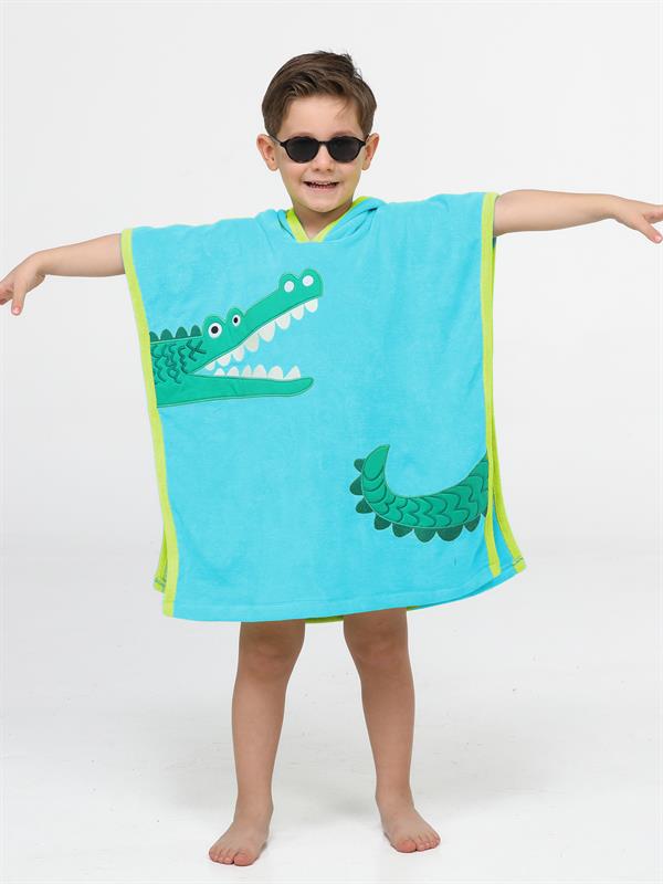 <tc>Serviette de plage poncho pour garçon avec motif crocodile.</tc>