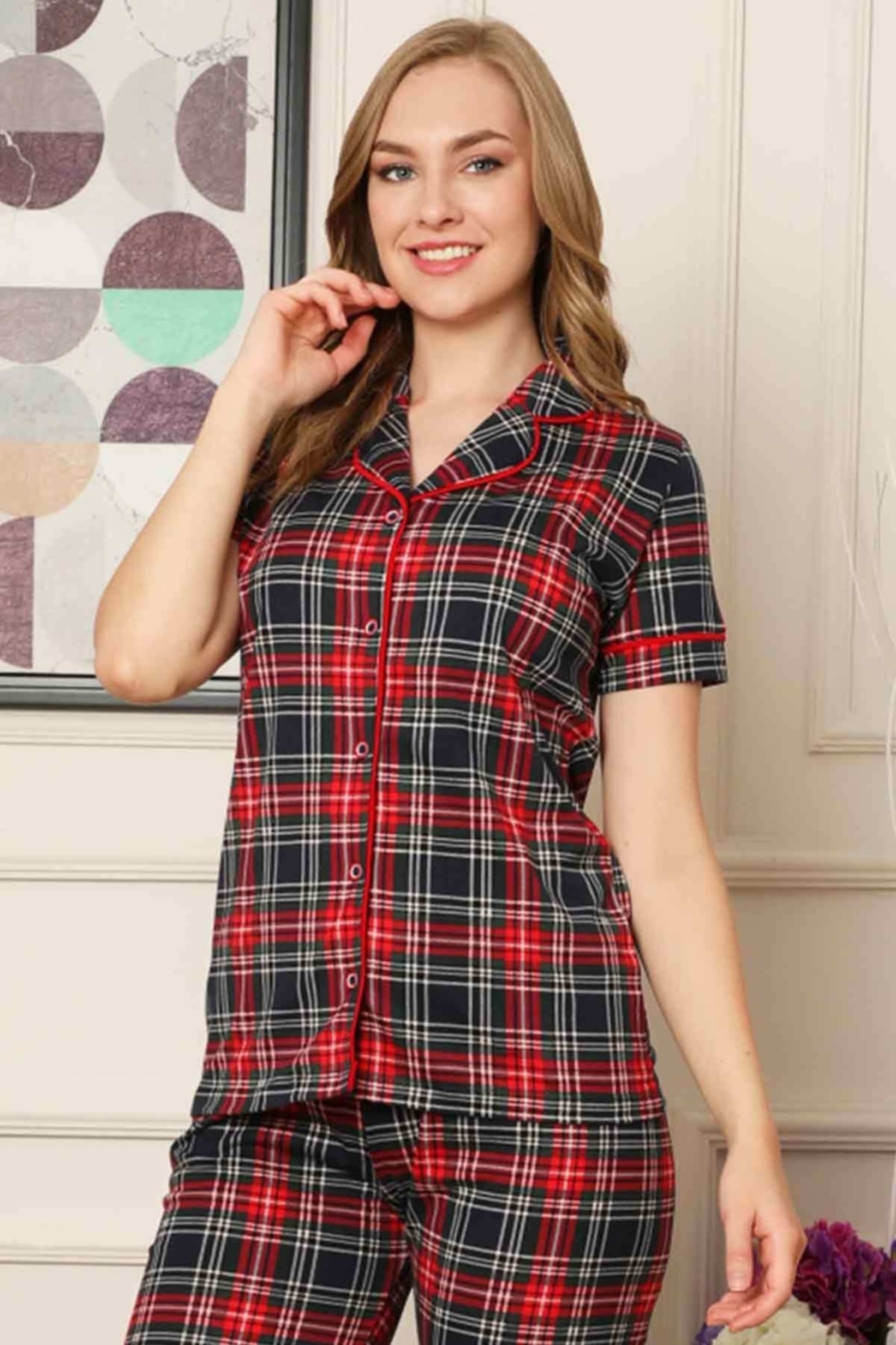 <tc>Ensemble de pyjama à chemise à carreaux, en coton avec bordures, style rêveur.</tc>