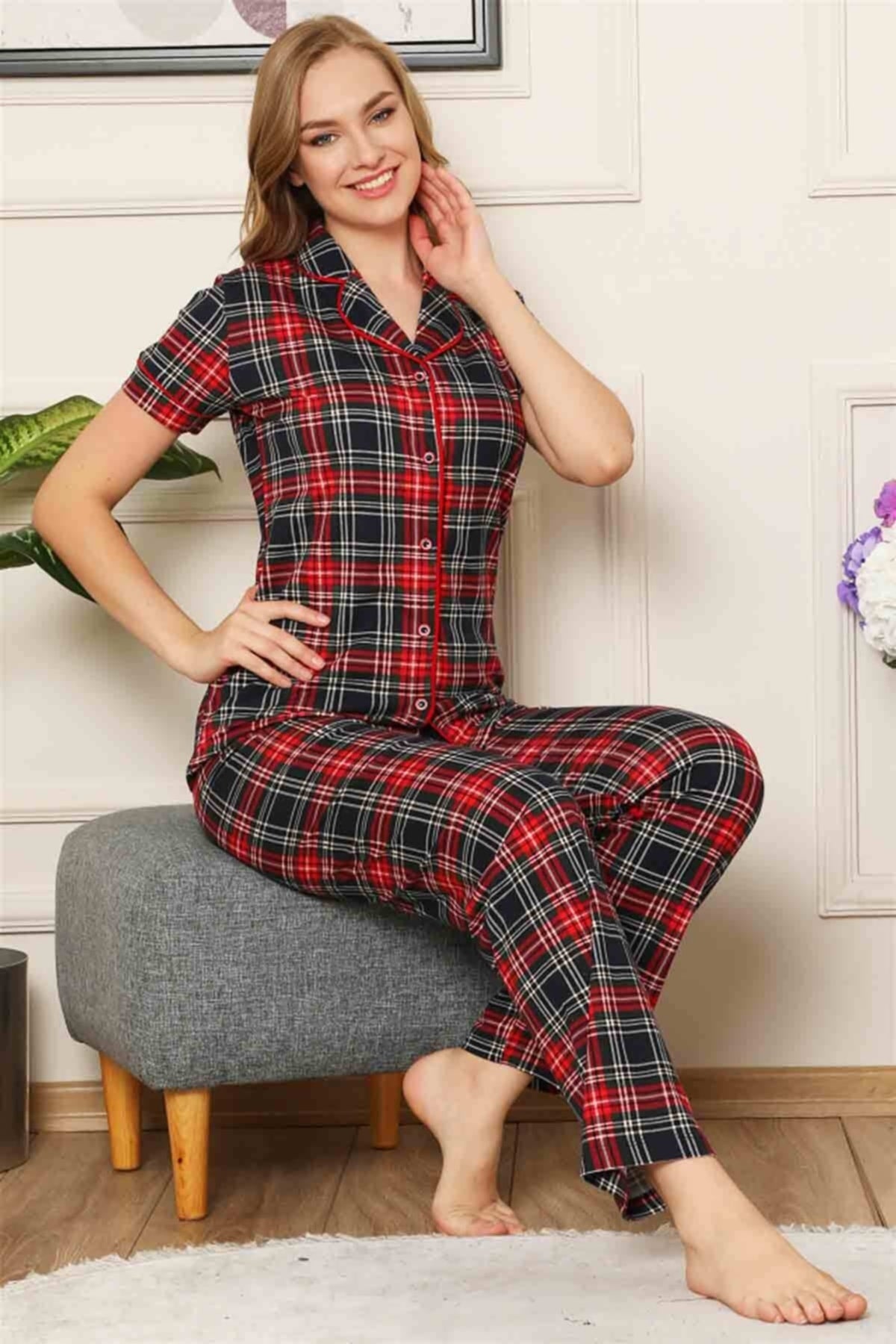 <tc>Ensemble de pyjama à chemise à carreaux, en coton avec bordures, style rêveur.</tc>