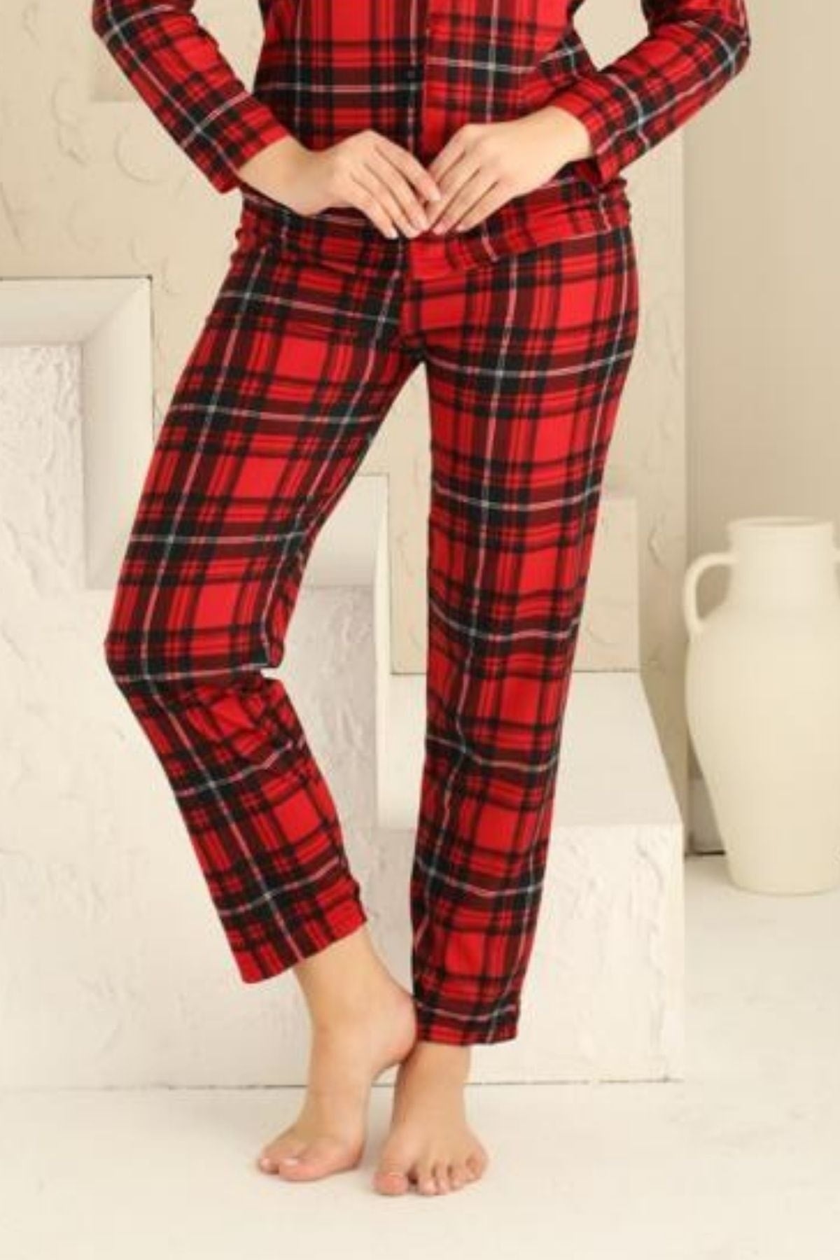 <tc>Pantalon de pyjama en coton suédé, à motif écossais, style rêveur.</tc>