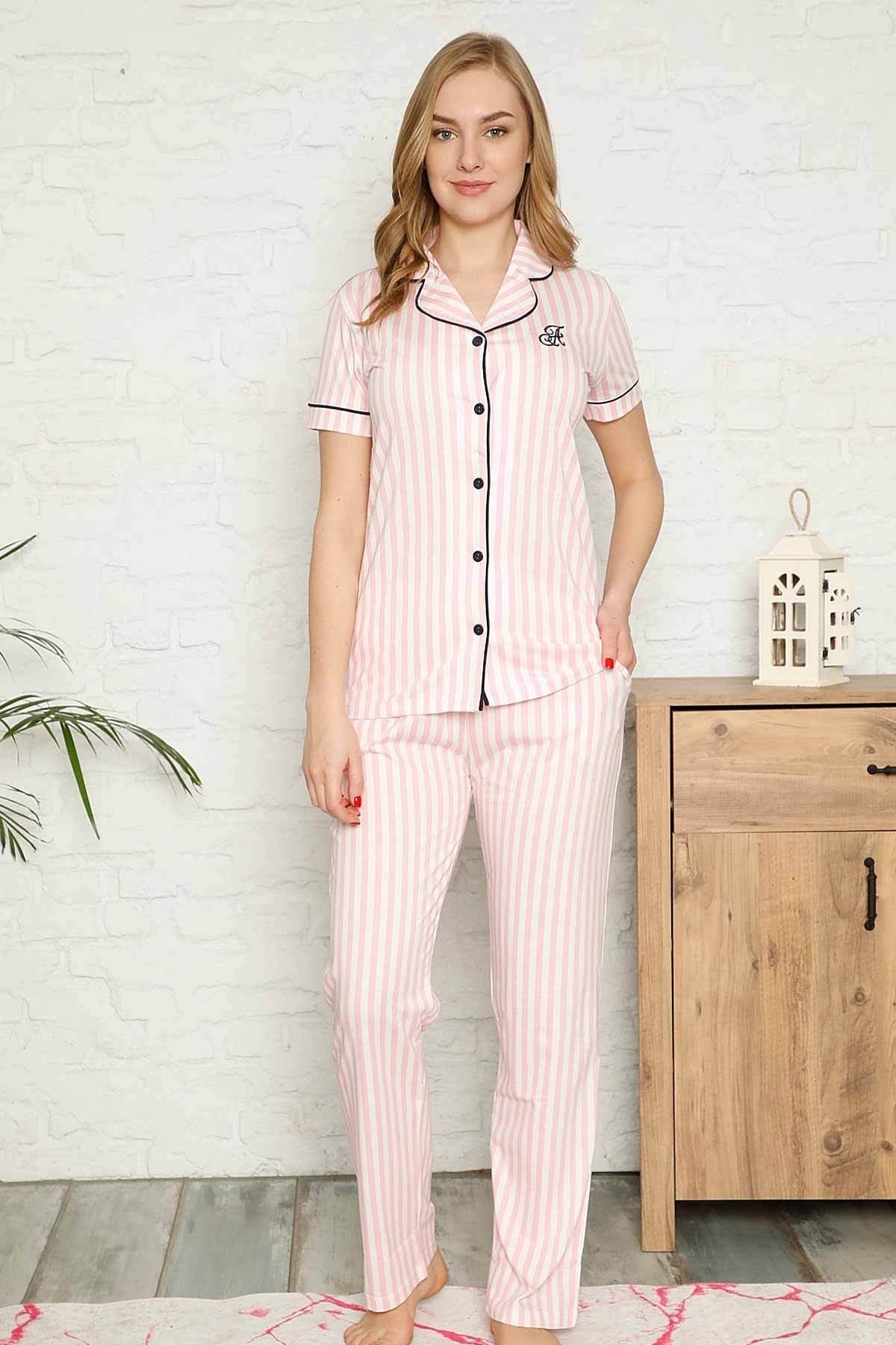 <tc>Ensemble de pyjama à chemise à manches courtes, en coton jersey avec bordures, rose, style rêveur et secret.</tc>