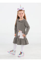 <tc>Robe fille à volants avec motif licorne et carreaux écossais</tc>