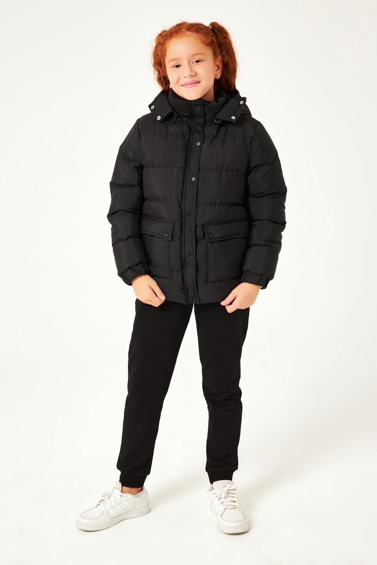 <tc>Manteau unisexe pour enfants avec capuche et détails de poches</tc>