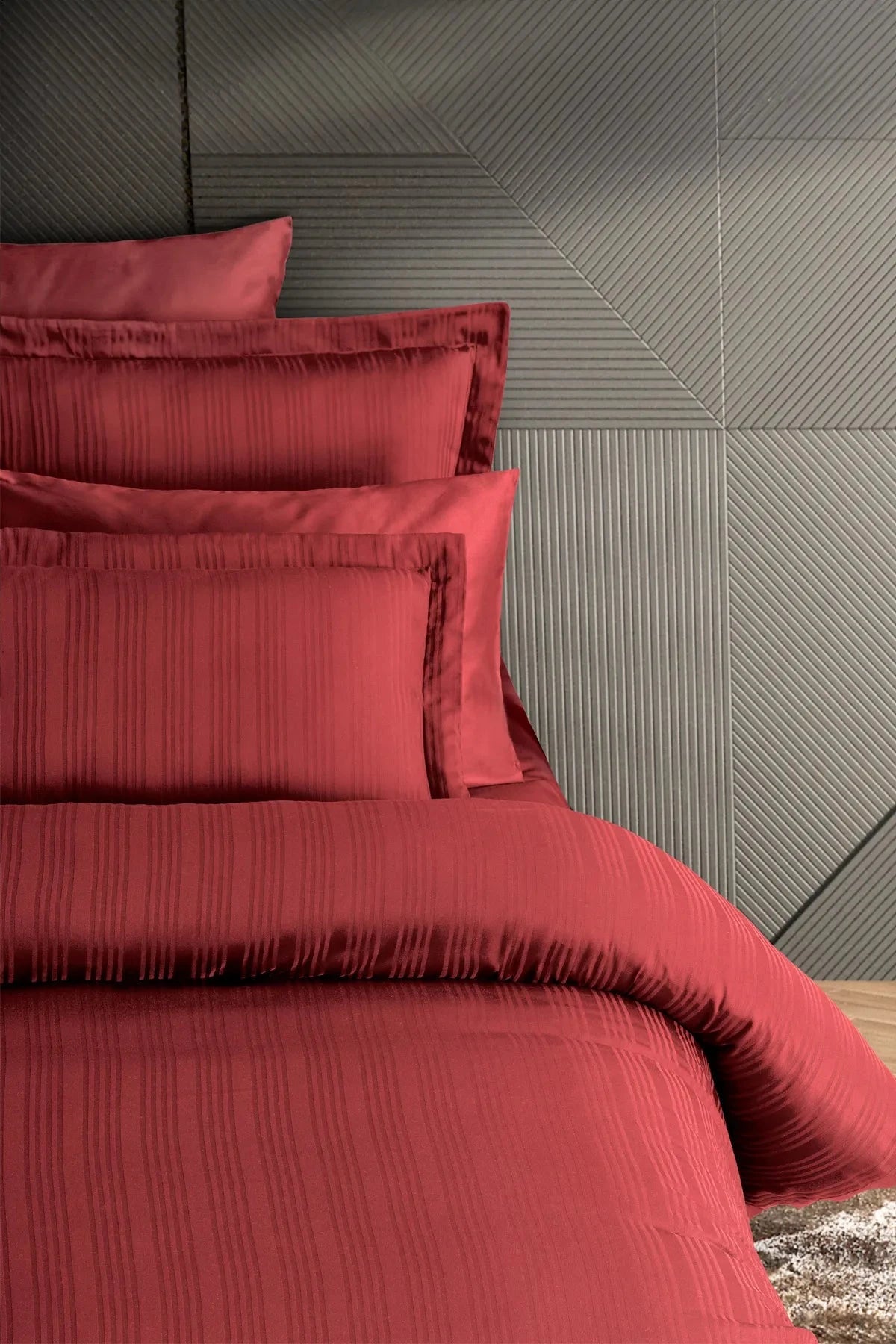 Pierre Cardin Çizgili Saten Nevresim Takımı Çift Kişilik Voyage Redberry Pierre Cardin