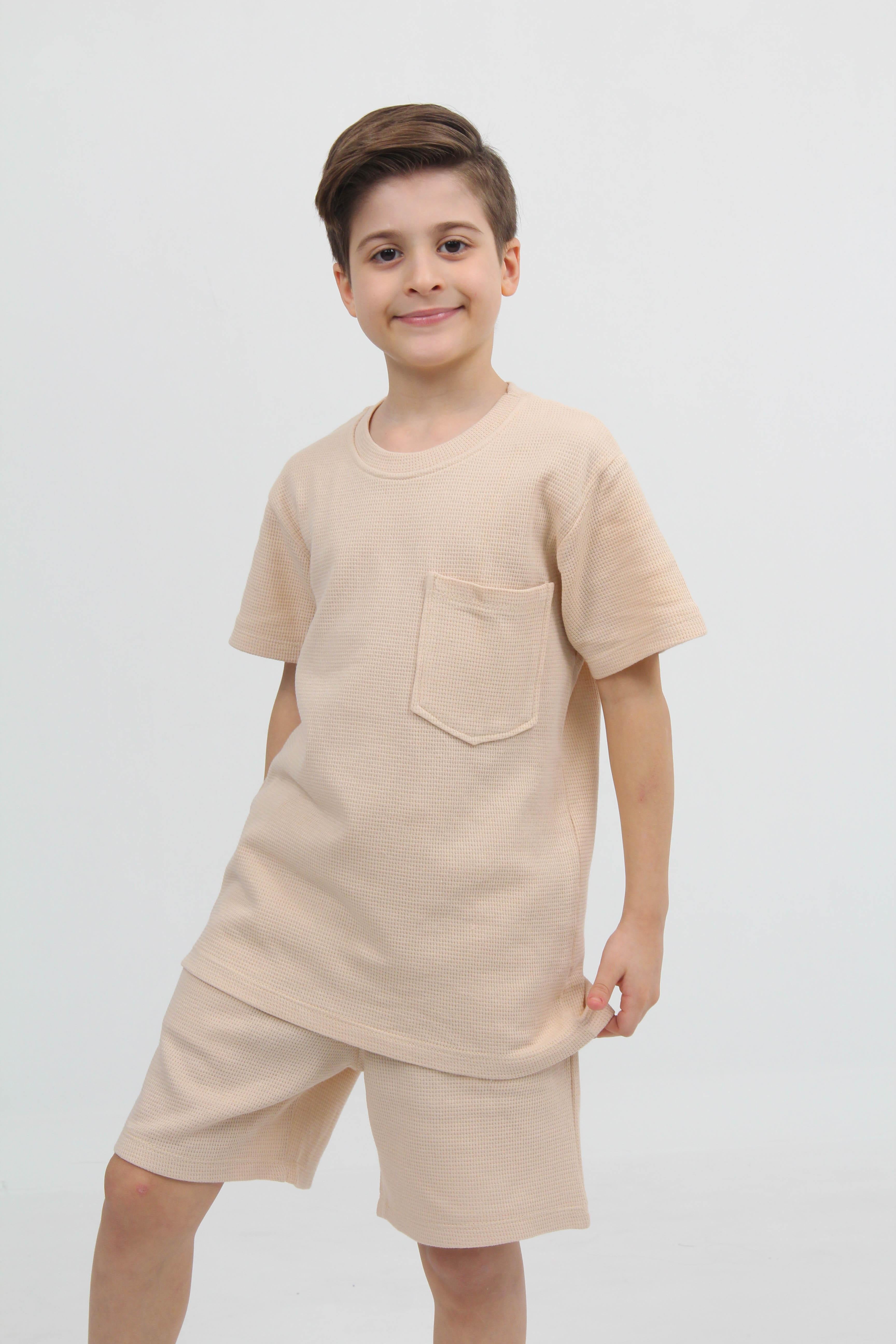 waffle dokulu cepli tshirt ve şort erkek çocuk takim