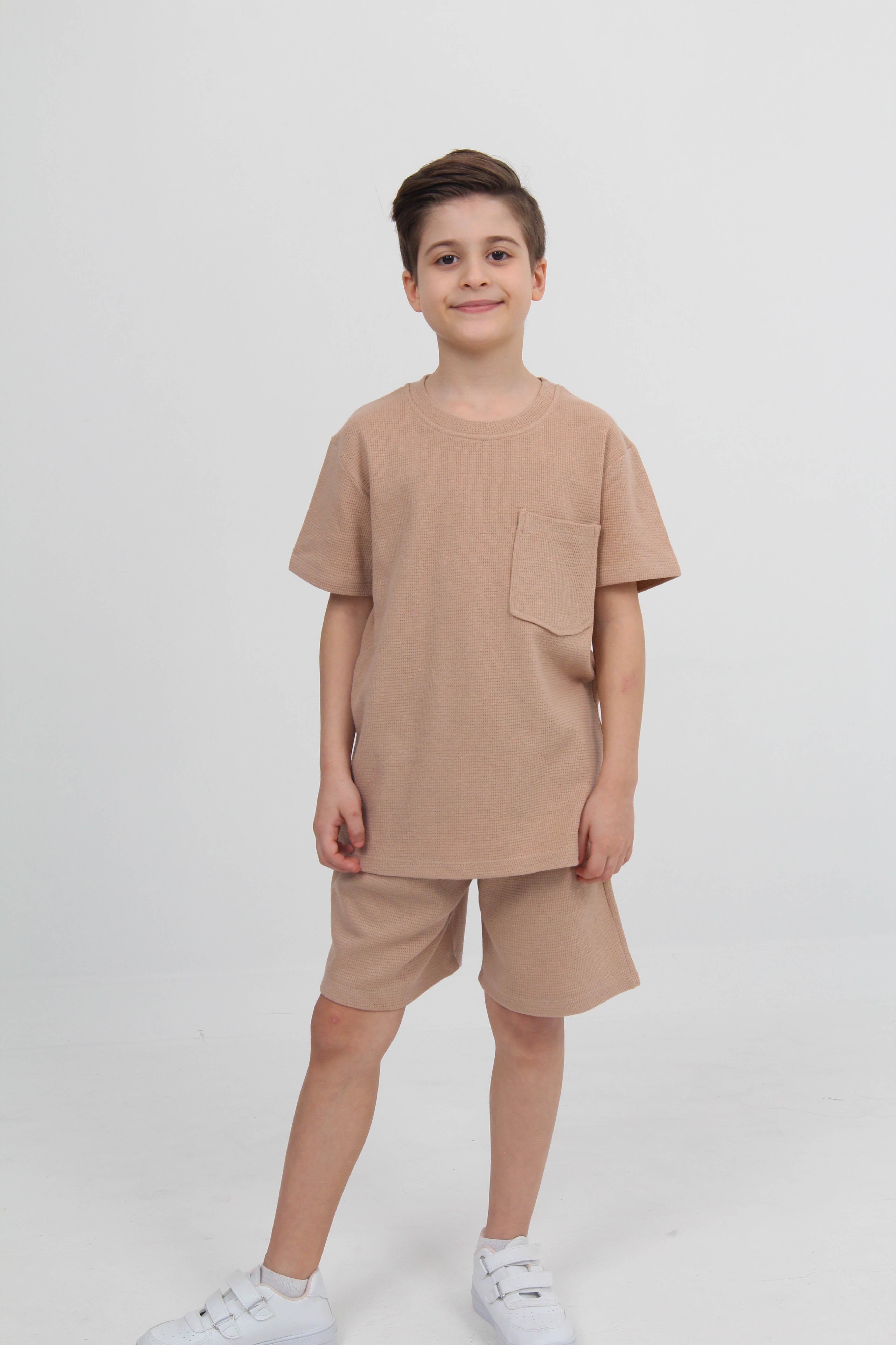 waffle dokulu cepli tshirt ve şort erkek çocuk takim