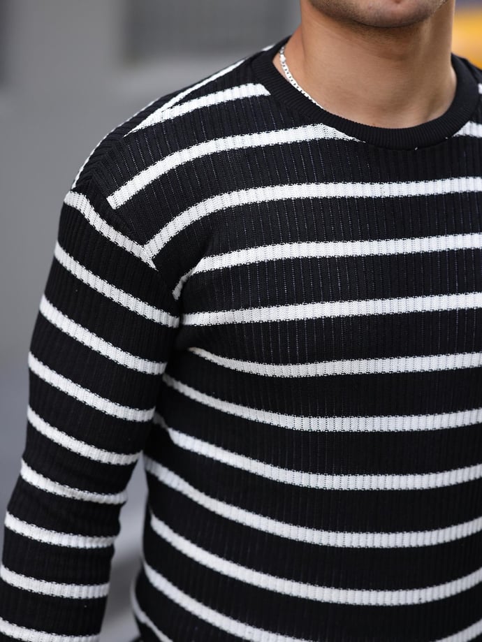 Pull homme col rond à rayures horizontales coupe ajustée