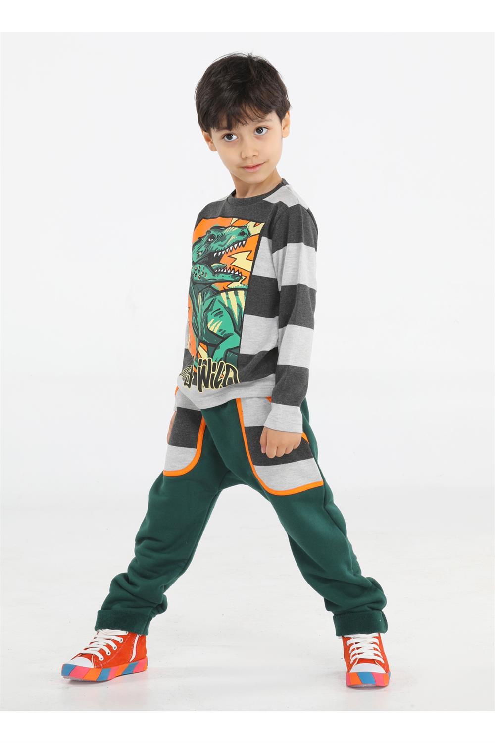 <tc>Ensemble pantalon baggy avec poche T-Rex verte + t-shirt</tc>