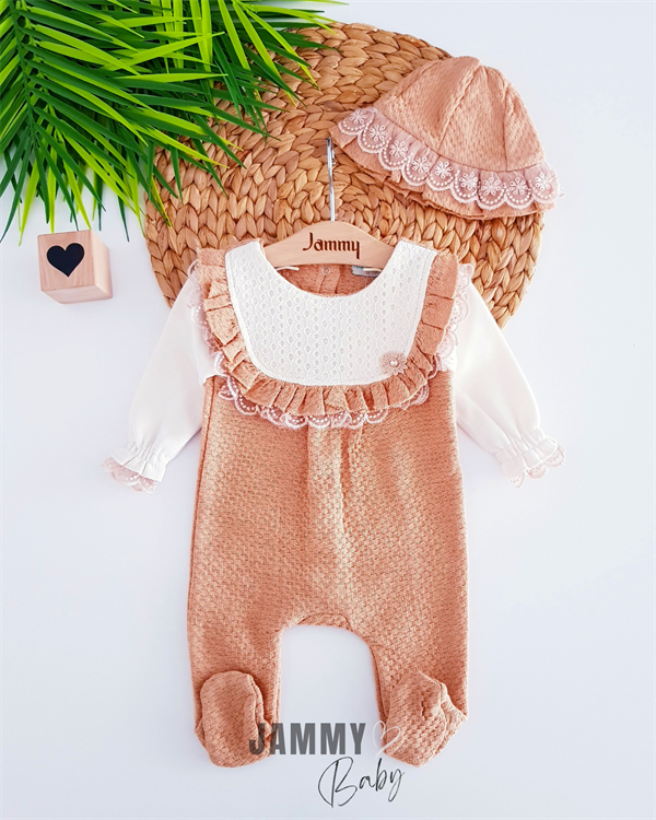 zara patterned laced hat overalls set-milk brown