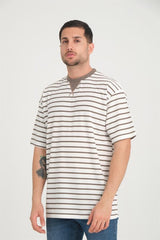 <tc>T-shirt oversize à rayures avec détails de col en enveloppe.</tc>